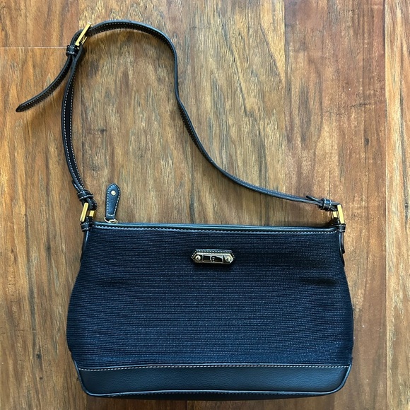 Etienne Aigner Handbags - 🖤🖤🖤🖤Woven Black Shoulder Bag 🖤🖤🖤🖤